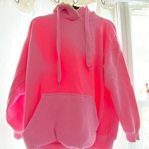 Aerie Top| Pink Aerie top, soft material, and extra soft hoodie.